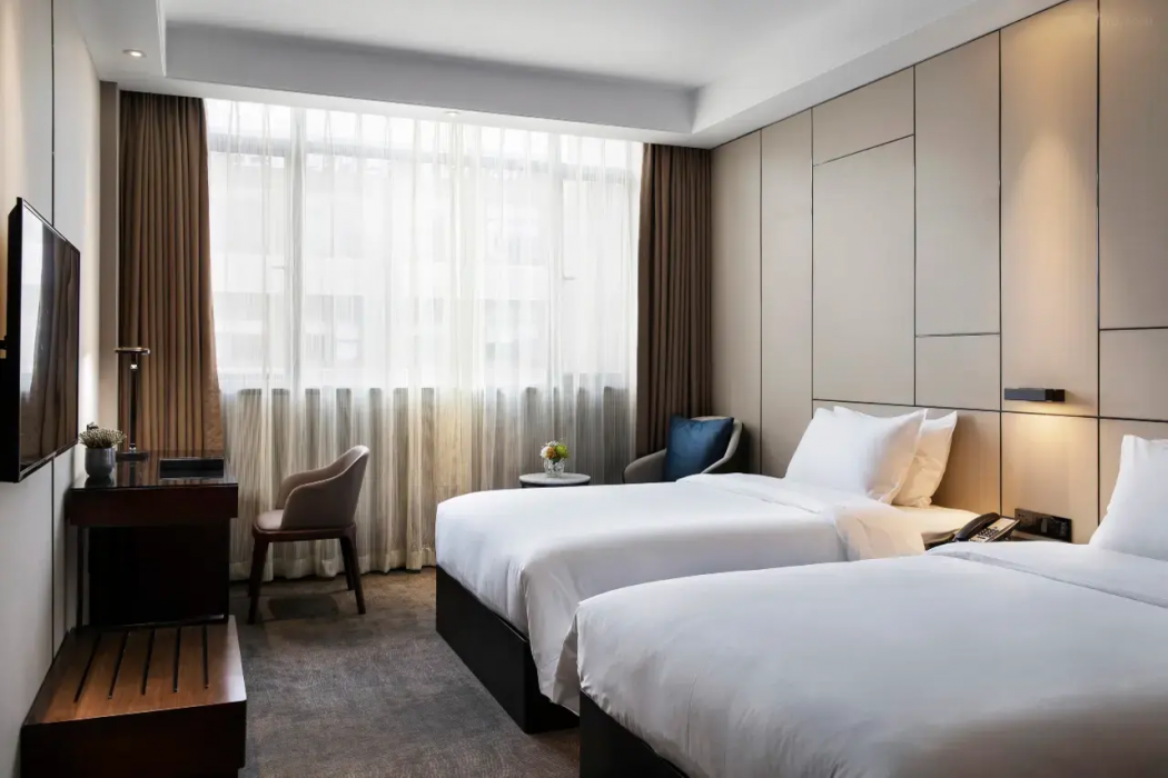 CNHOL Elegant Hotel (Shenzhen Dalang Commercial Center) 7/16