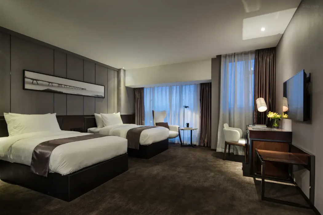 CNHOL International Hotel (Shenzhen Shiyan) 6/18
