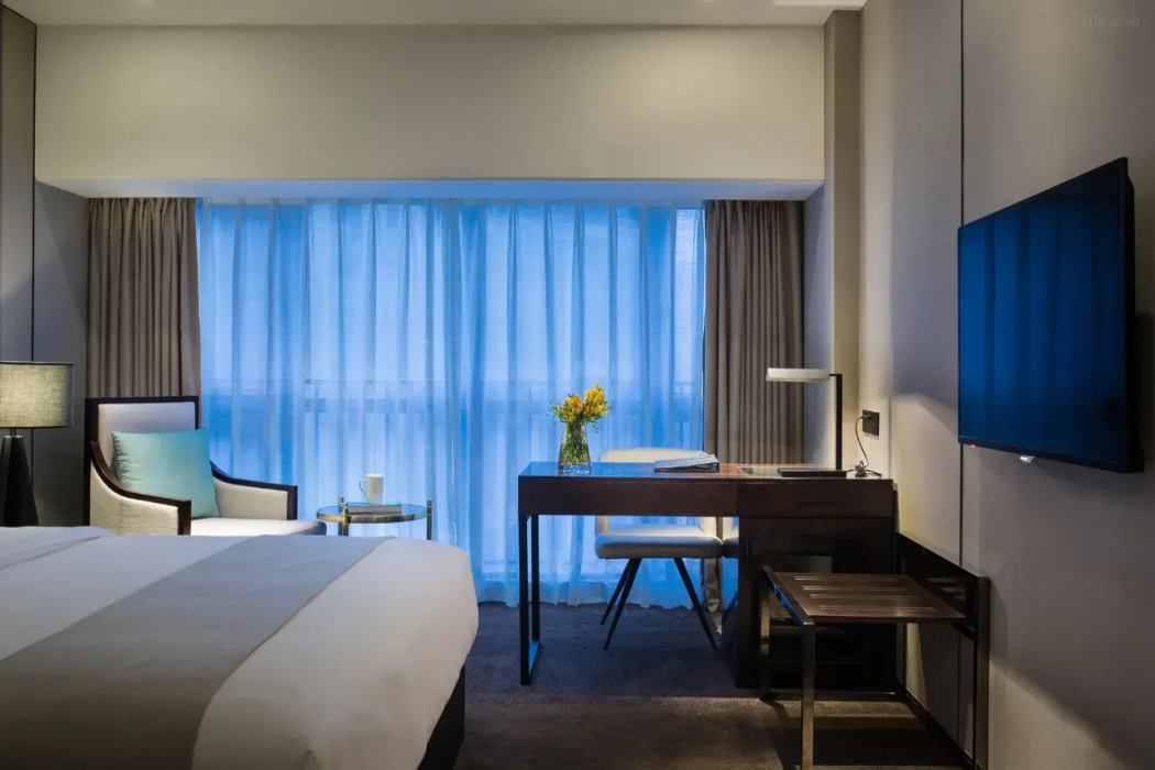 CNHOL International Hotel (Shenzhen Shiyan) 10/18