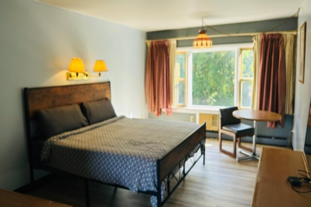 Capital O Swan Inn Comstock Park 16/57
