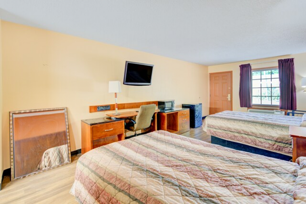 Hotel O Deluxe Inn Kingstree SC HWY 52 9/29