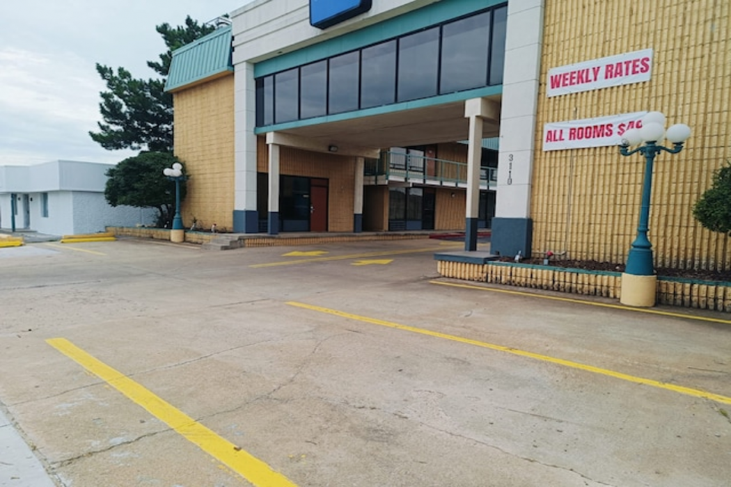 OYO Capital O Travelers Inn Lawton Fort Sill image
