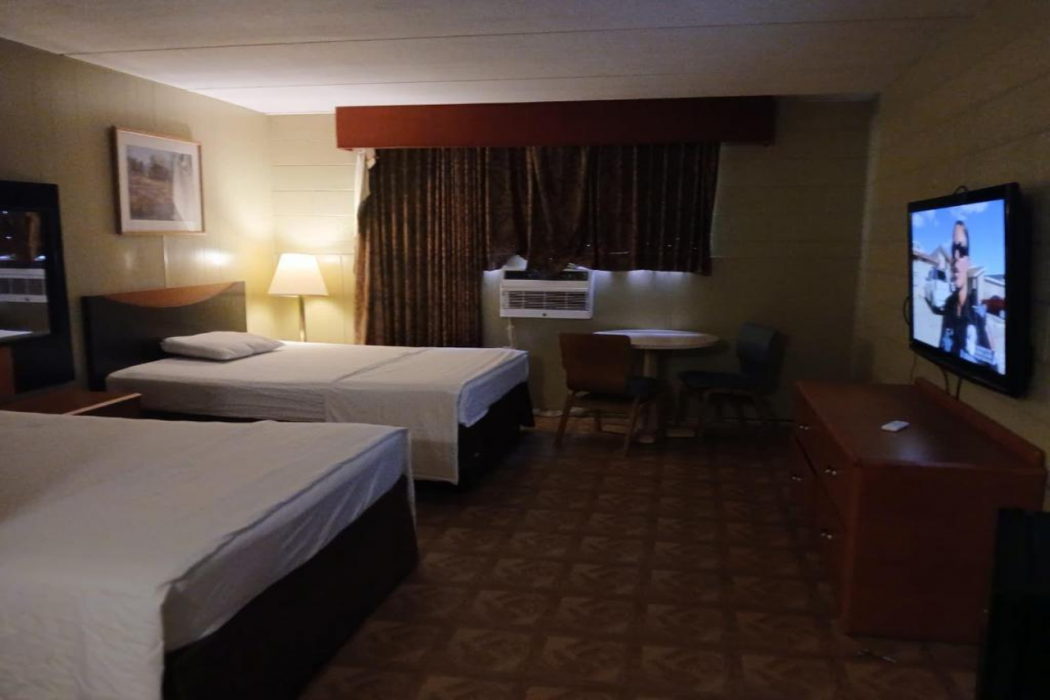 OYO Pleasant Motel 8/23