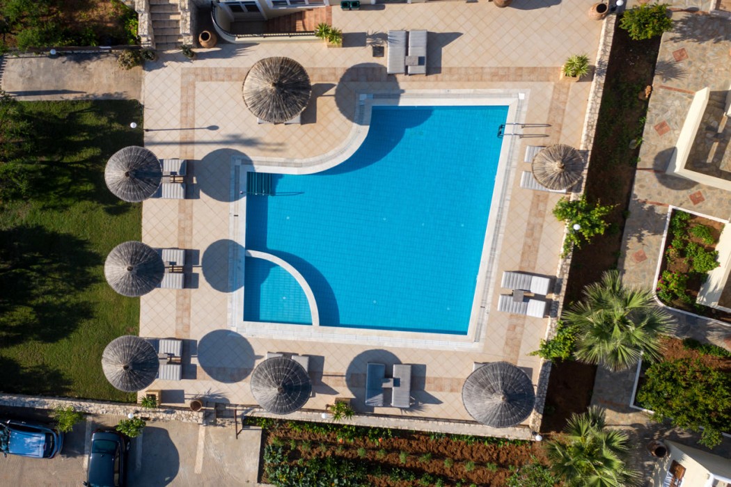 Adonis Apartments 110/114
