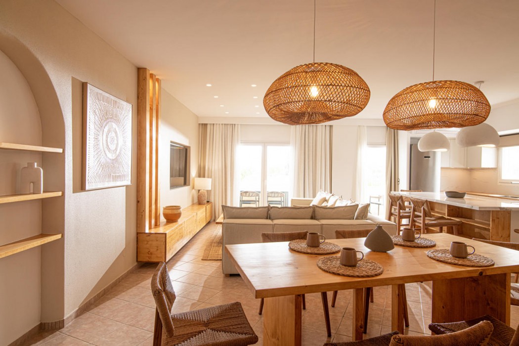 Adonis Apartments 42/114