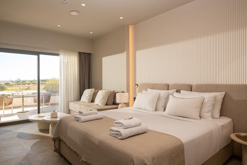 Adonis Apartments 49/114