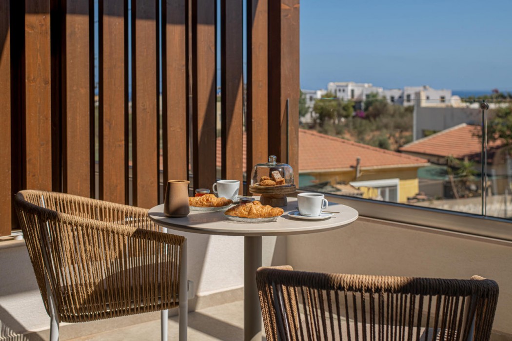 Adonis Apartments 57/114