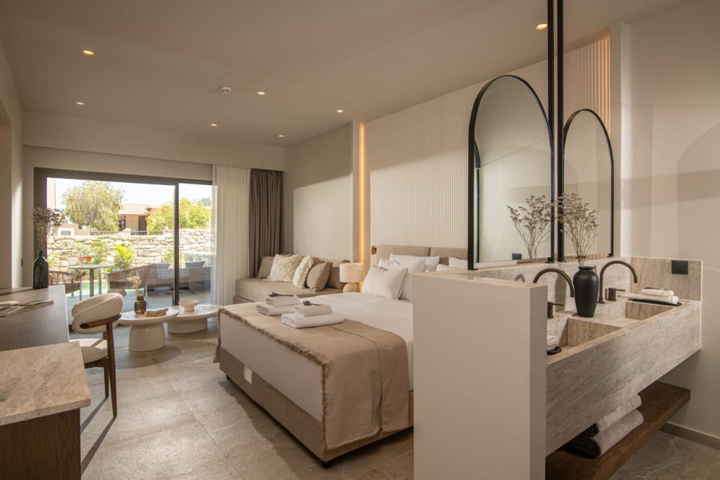 Adonis Apartments 62/114