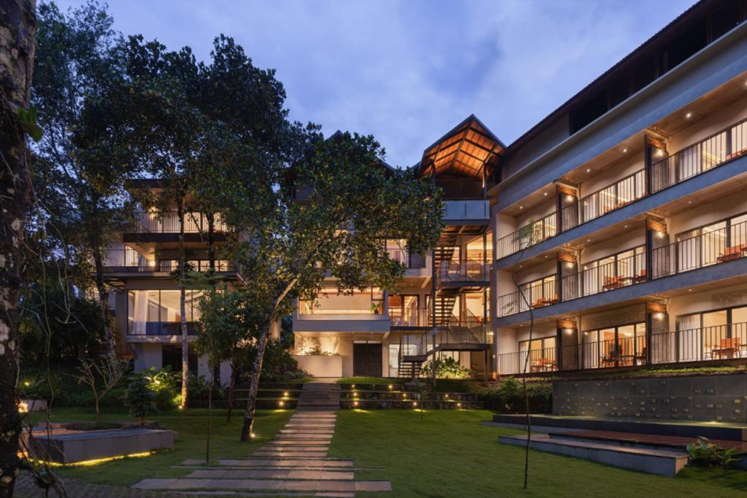 Sterling Lontano Waterfront Wayanad 2/16