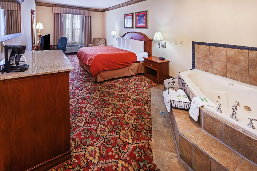 Country Inn & Suites by Radisson, Amarillo Central 8/51