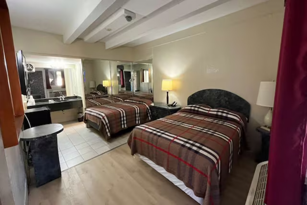 Saratoga Motel By Capital O Chicago Midway IL US 12 26/63