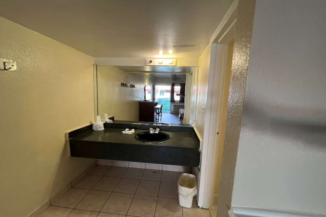 Saratoga Motel By Capital O Chicago Midway IL US 12 30/63