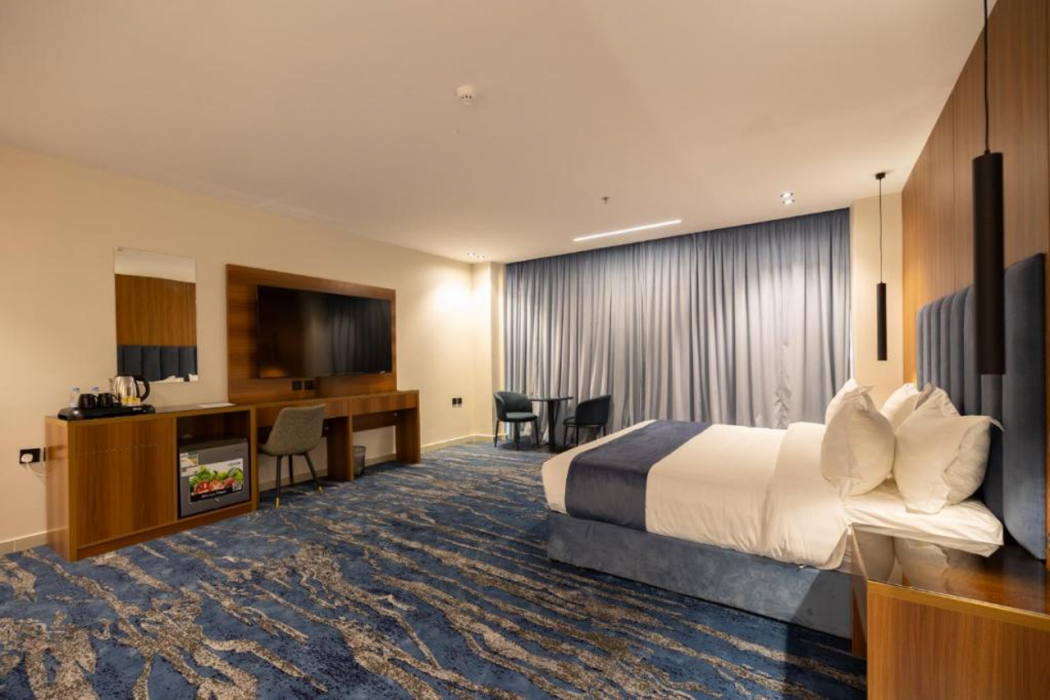Blue Breeze Hotel 5/21