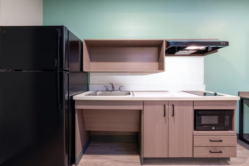 ECHO Suites Extended Stay by Wyndham Springfield Airport PLZ 31/49