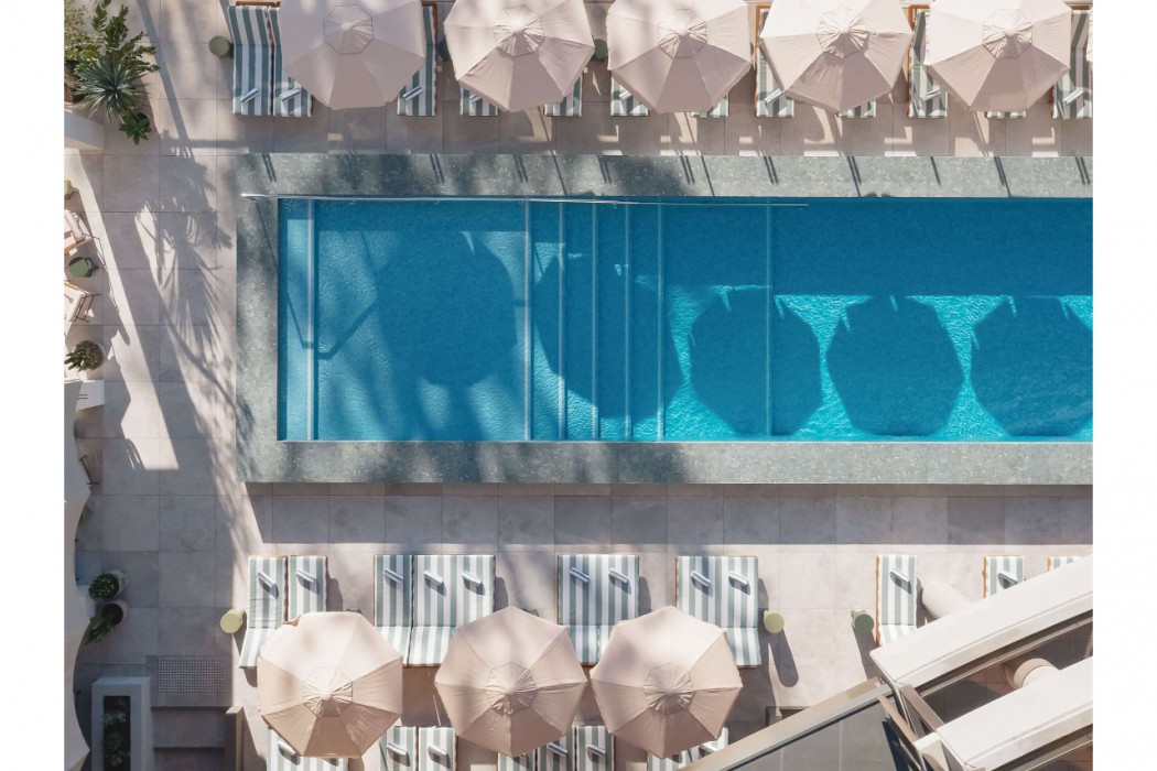 Mondrian Gold Coast 40/75