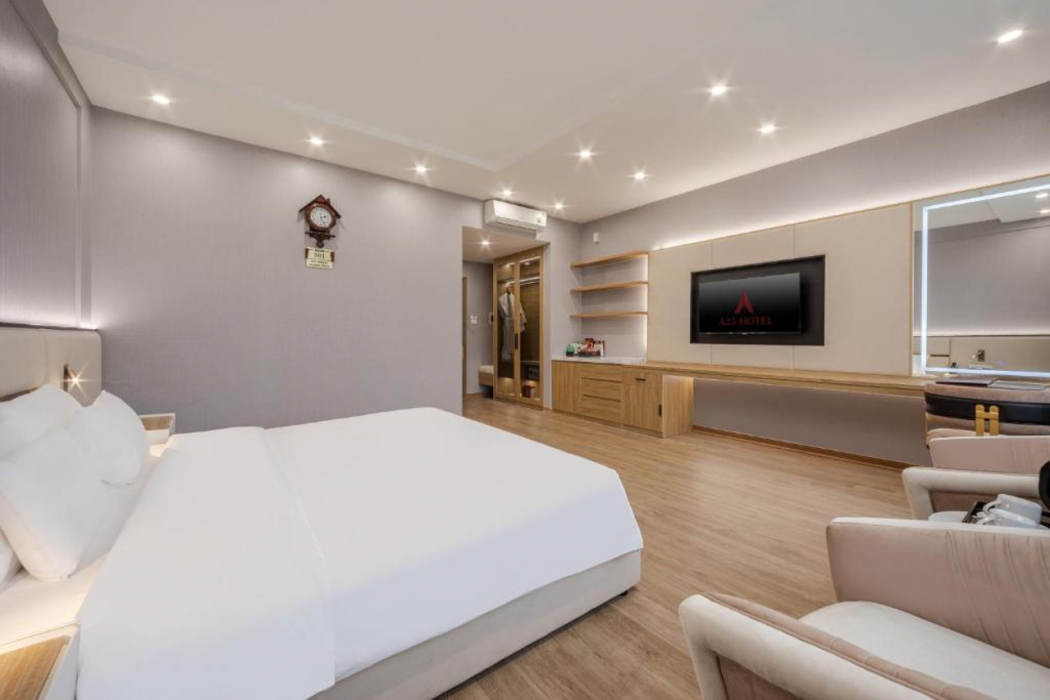 A25 Hotel - 705 Lac Long Quan 22/65