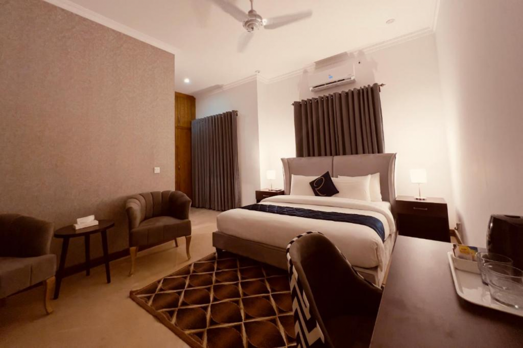 Rhodium Elite Hotel 13/56