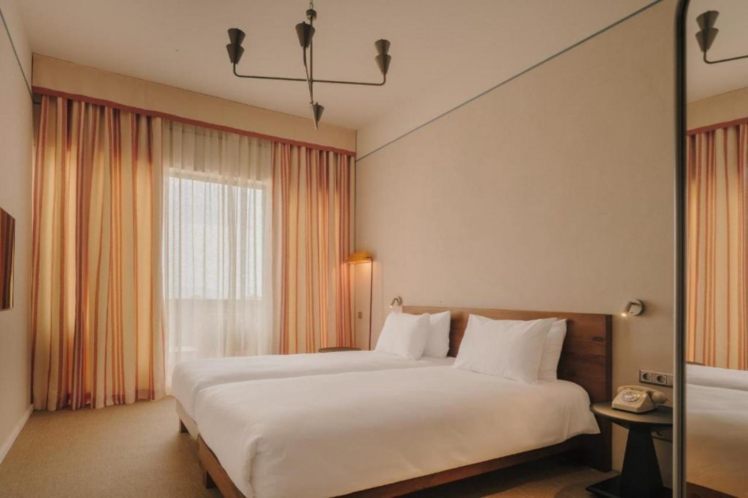 Pabellon Hotel 10/48