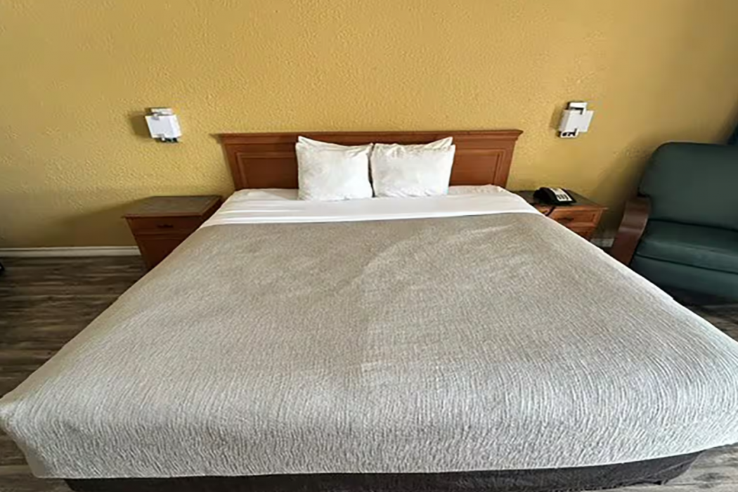 Super 8 by Wyndham Nacogdoches Near University 18/58