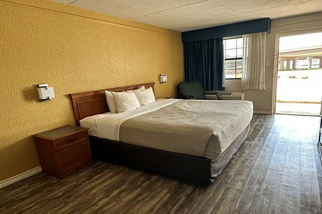 Super 8 by Wyndham Nacogdoches Near University 20/58