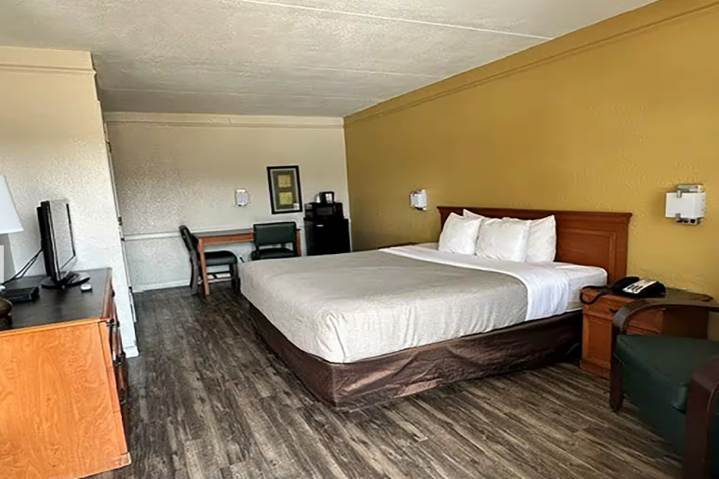 Super 8 by Wyndham Nacogdoches Near University 14/58