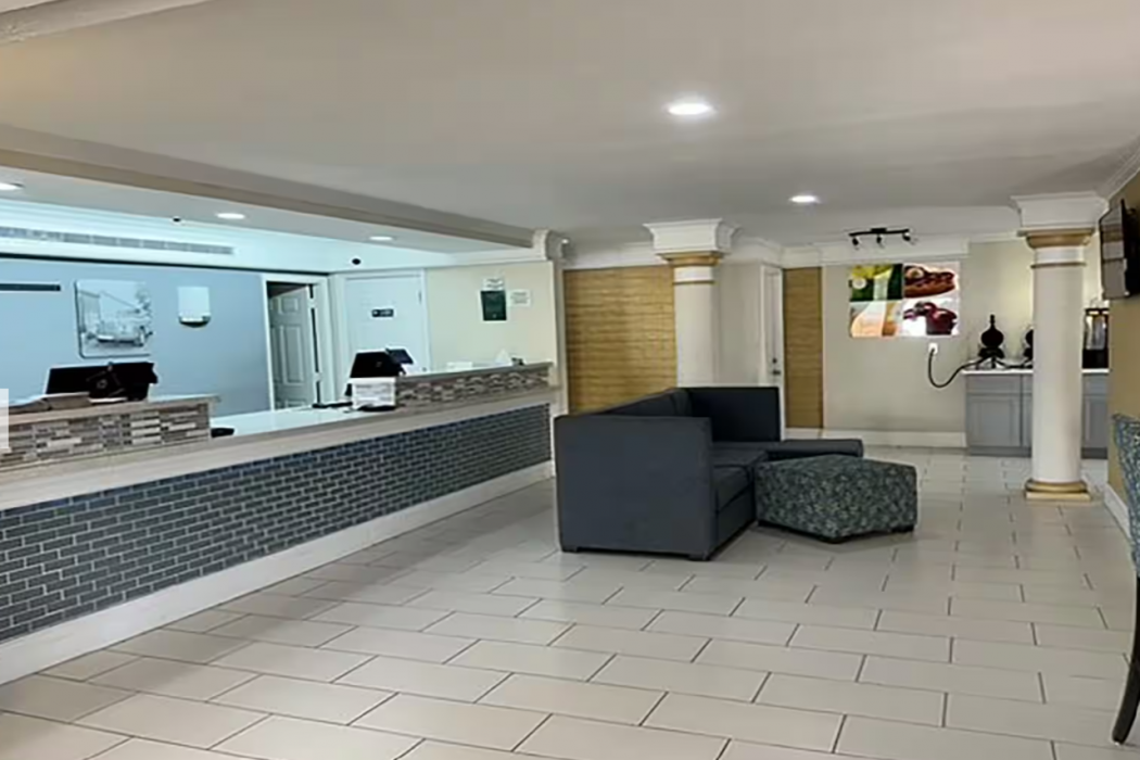 Super 8 by Wyndham Nacogdoches Near University 3/58
