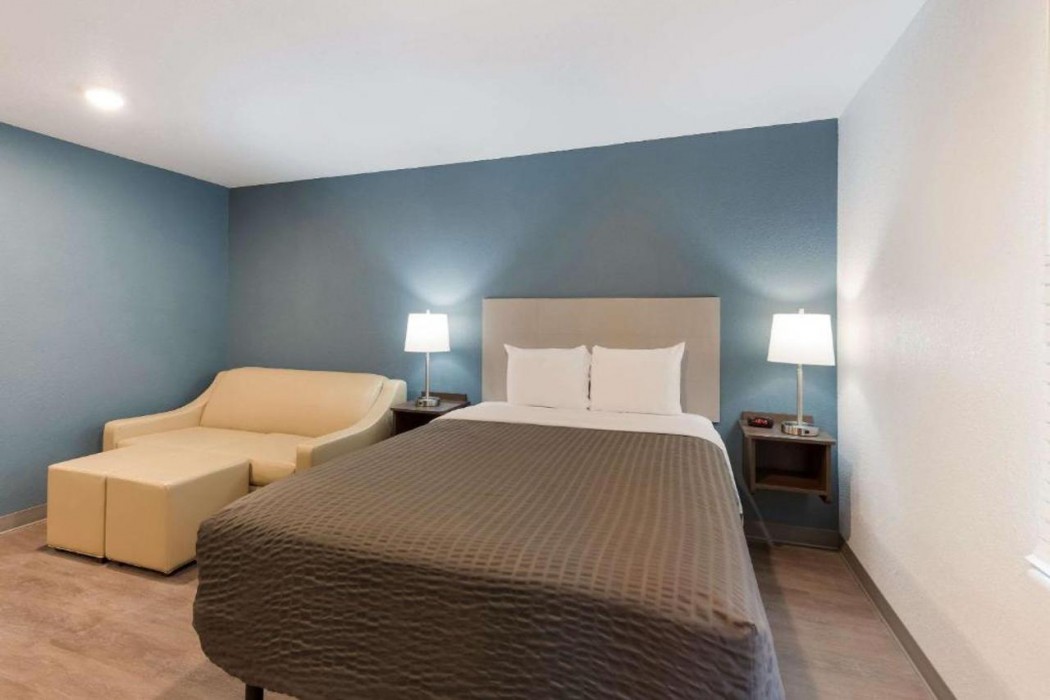 WoodSpring Suites Dayton North 12/42