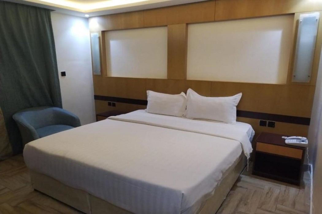 فندق ميرا سويتس(Mira Hotel Suites) 16/32