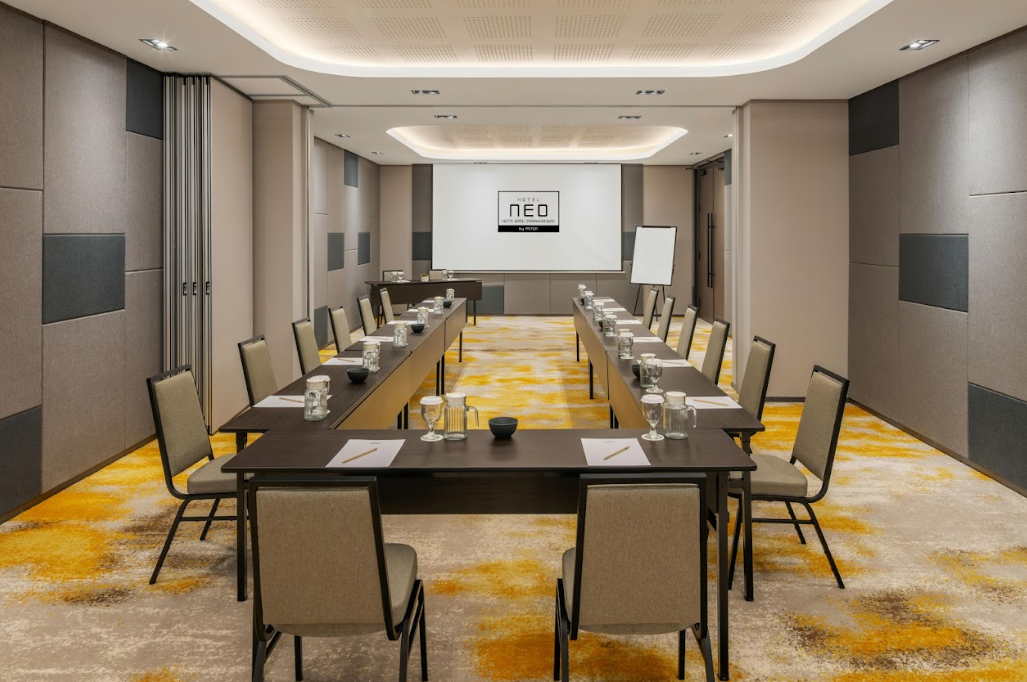 Hotel Neo Kota Baru Parahyangan 75/88