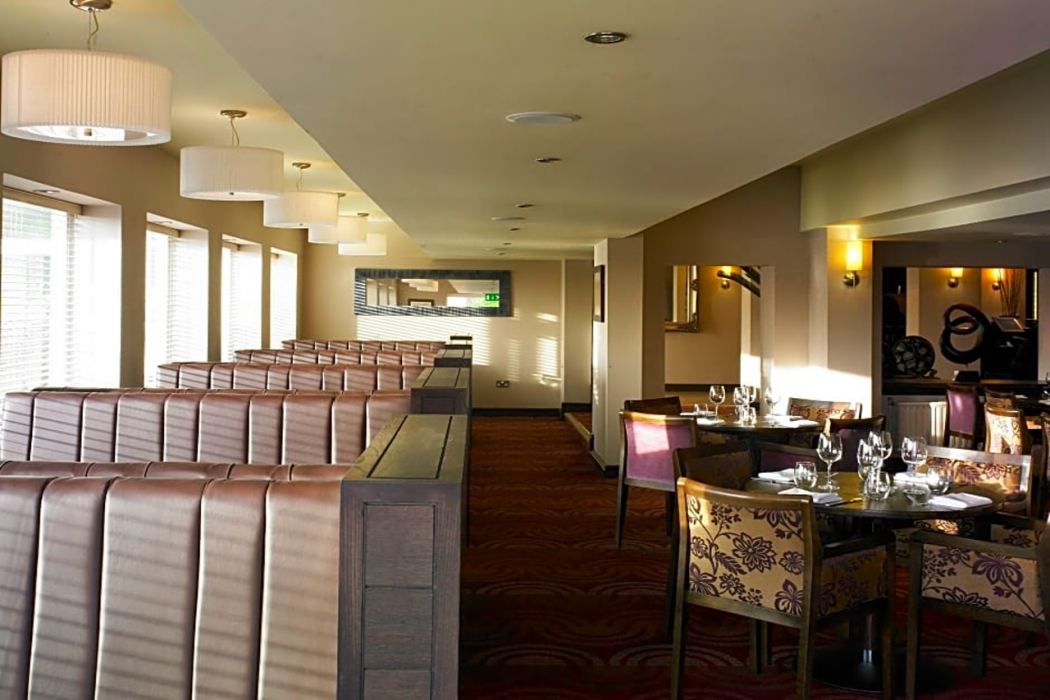Manchester Airport Stanley Hotel by Belvilla 8/14