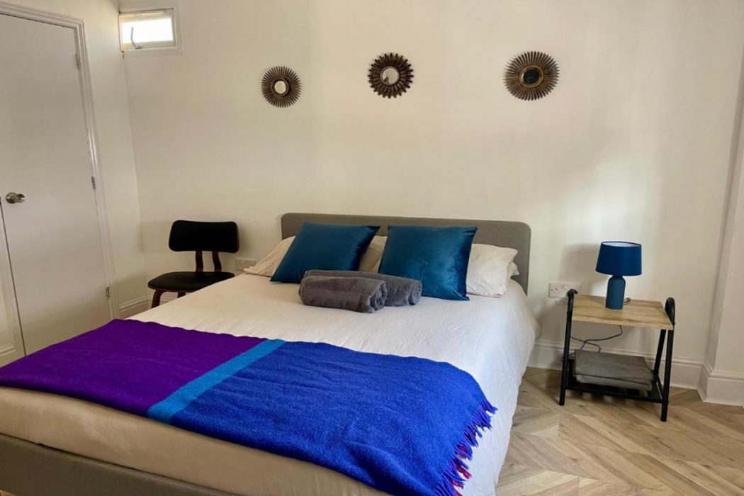 OYO Dalston Luxe Studios 6/8