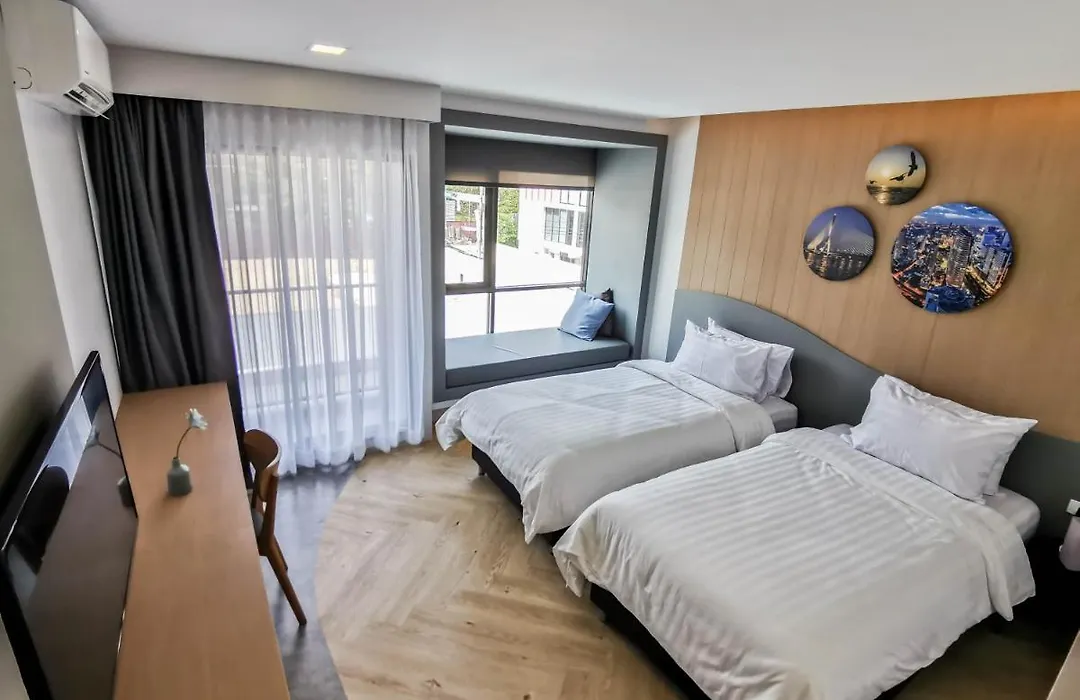 Rico Hotel Ratchadapisek 32 23/43