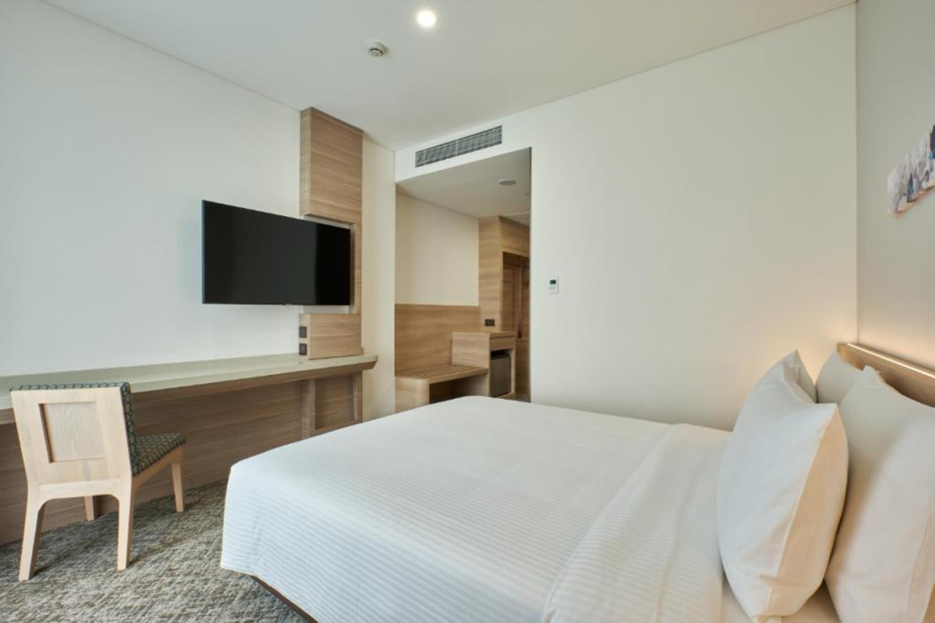 Sotetsu Grand Fresa Saigon 10/49