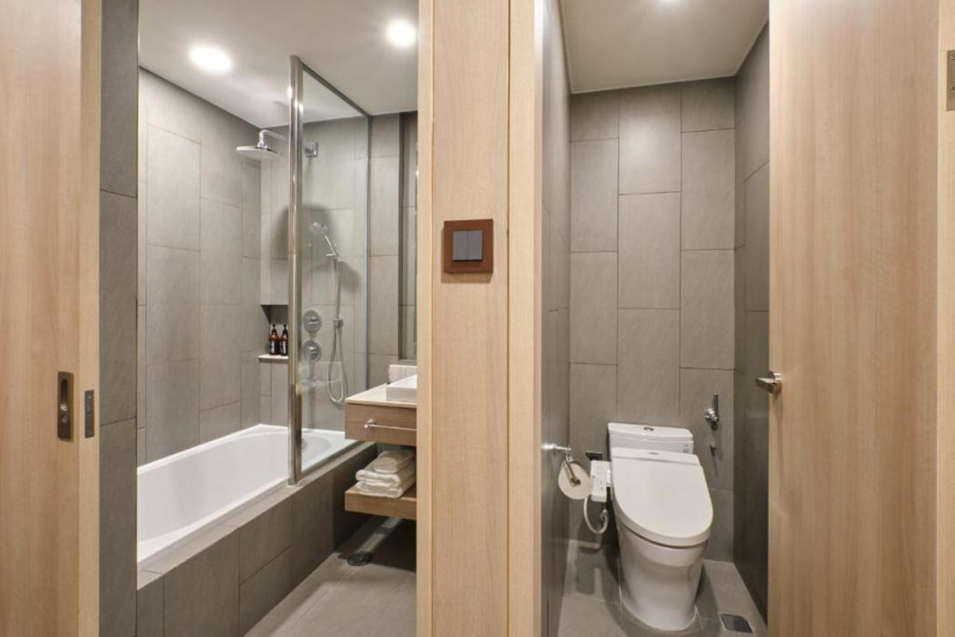 Sotetsu Grand Fresa Saigon 16/49