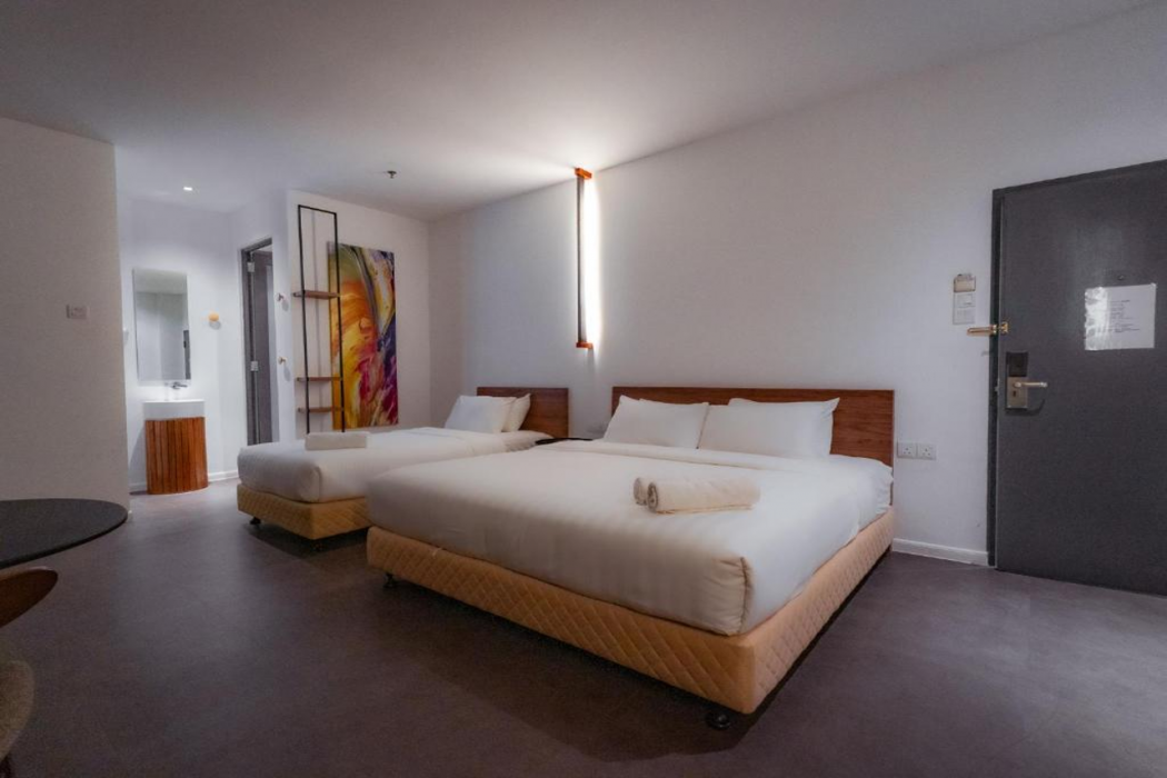 T+ Premium Hotel 8/27