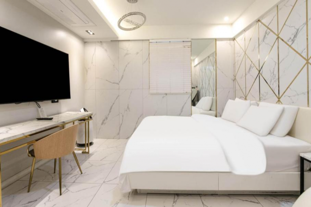 Hotel 99 Prestige 30/68