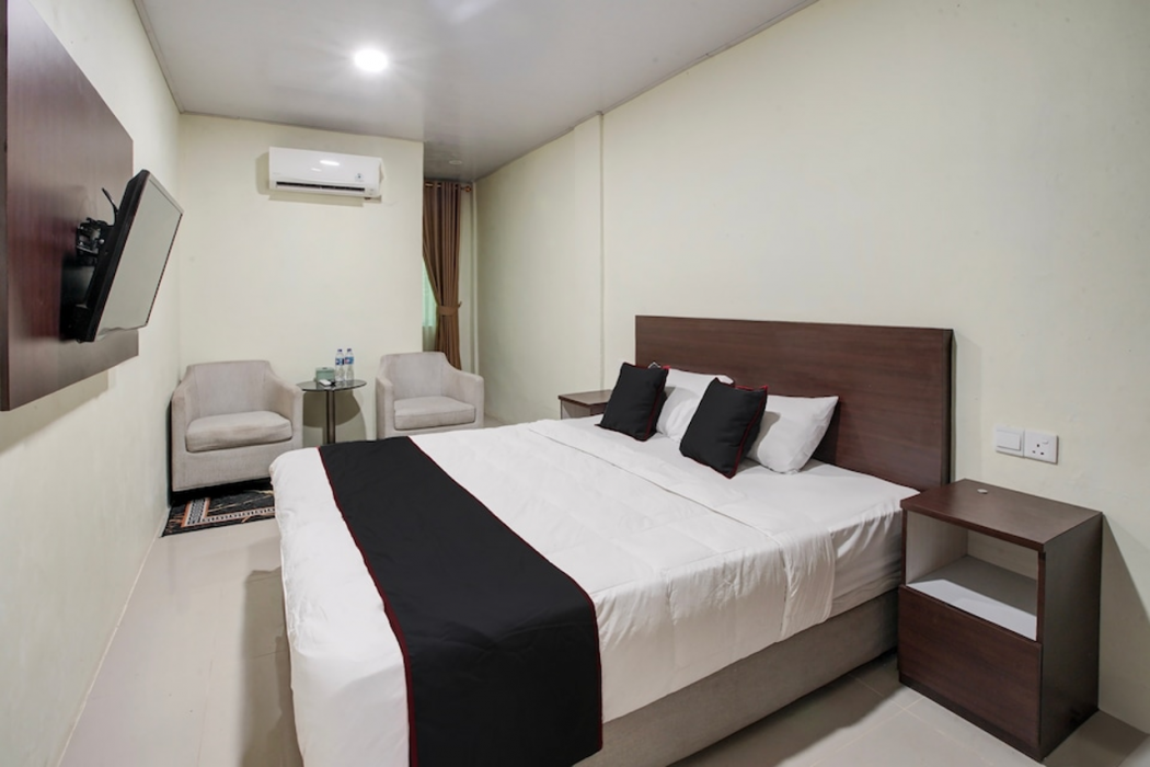 Collection O near Harbour Bay Mall formerly Kansa Hotel 13/37
