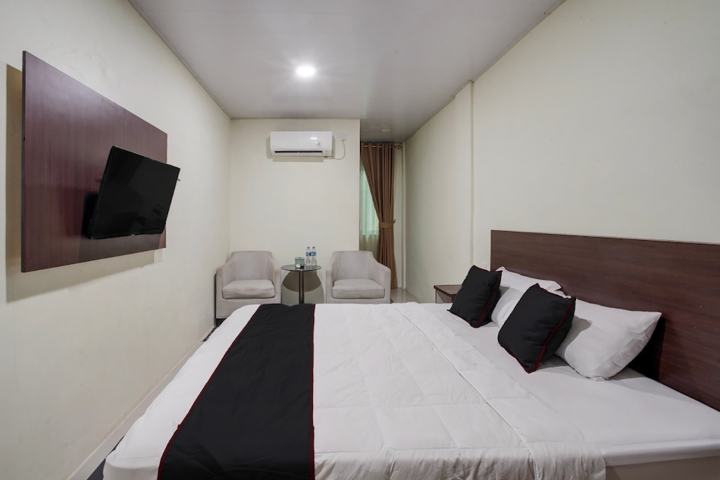 Collection O near Harbour Bay Mall formerly Kansa Hotel 15/37