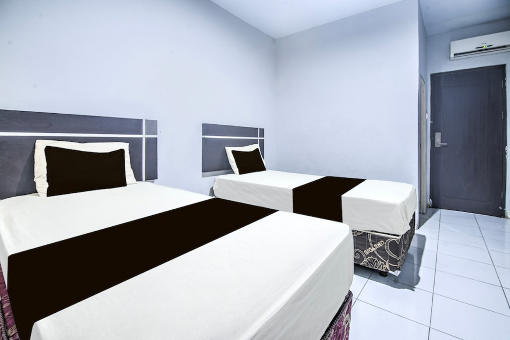 Hotel O Makassar near Mall Panakukang formerly Hotel Lucky Inn Makassar 18/44
