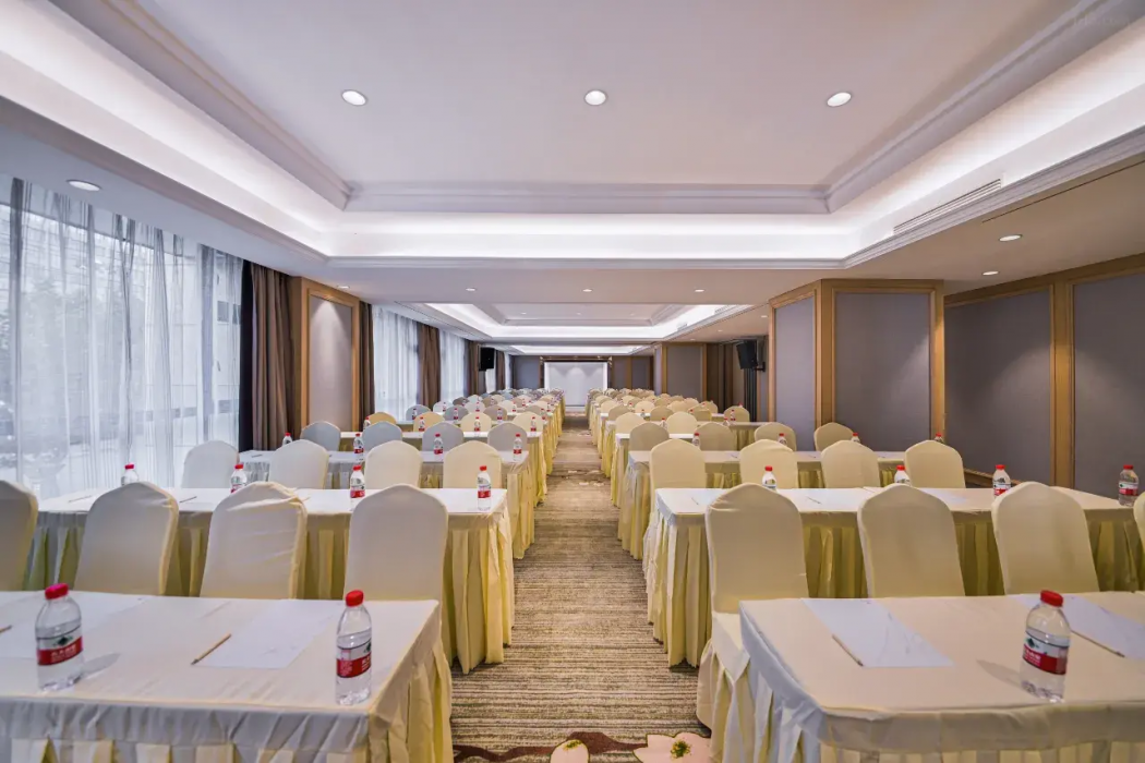 Vienna hotels (Hebi sands international store) 21/36