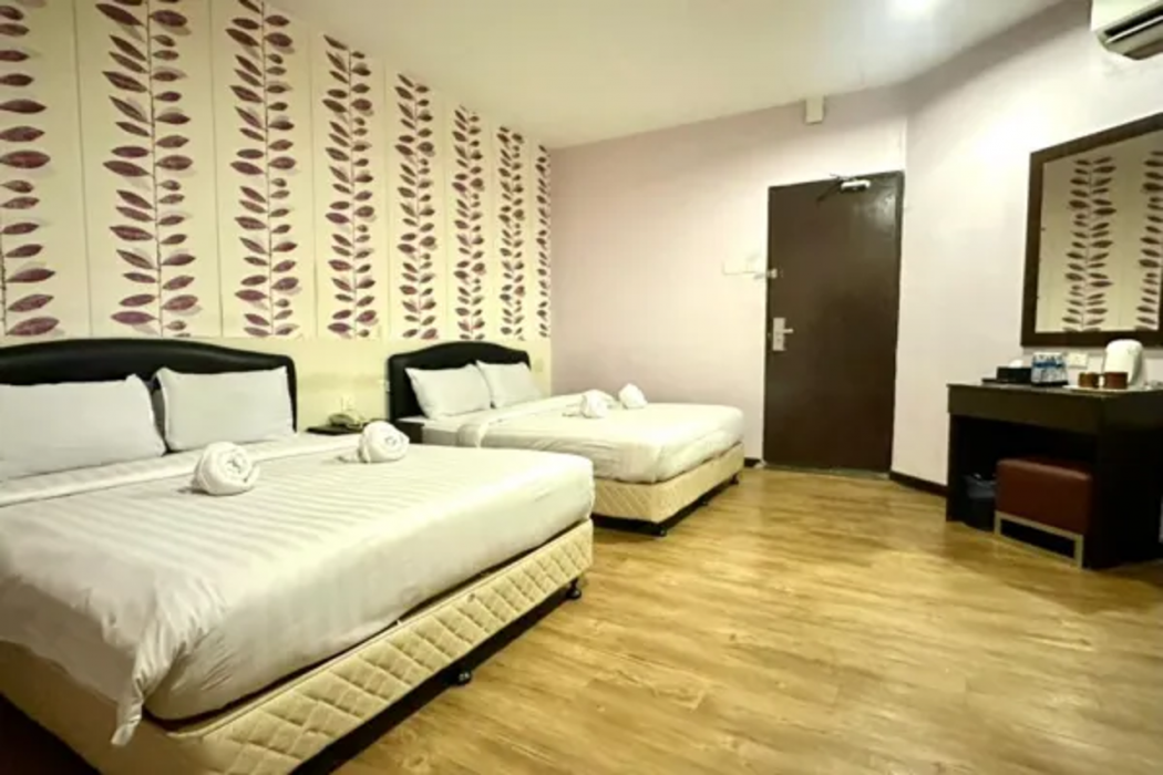 Swing & Pillows @ Sky Star KLIA 1 KLIA 2 10/52