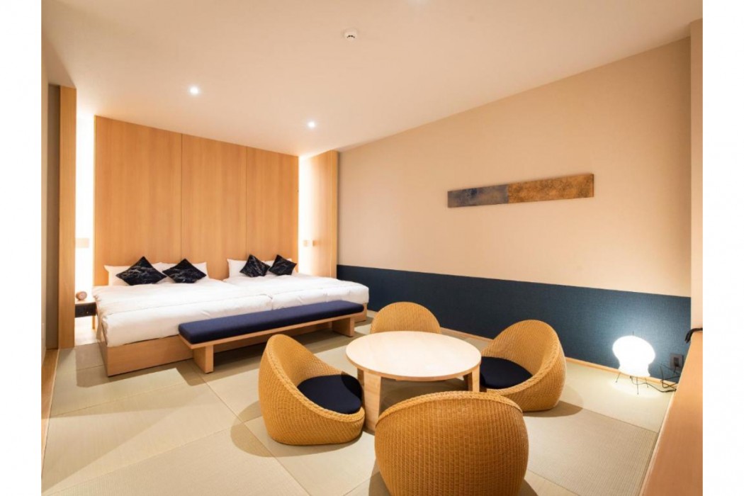 FIRSTCABIN Kyoto Nijojo 8/61