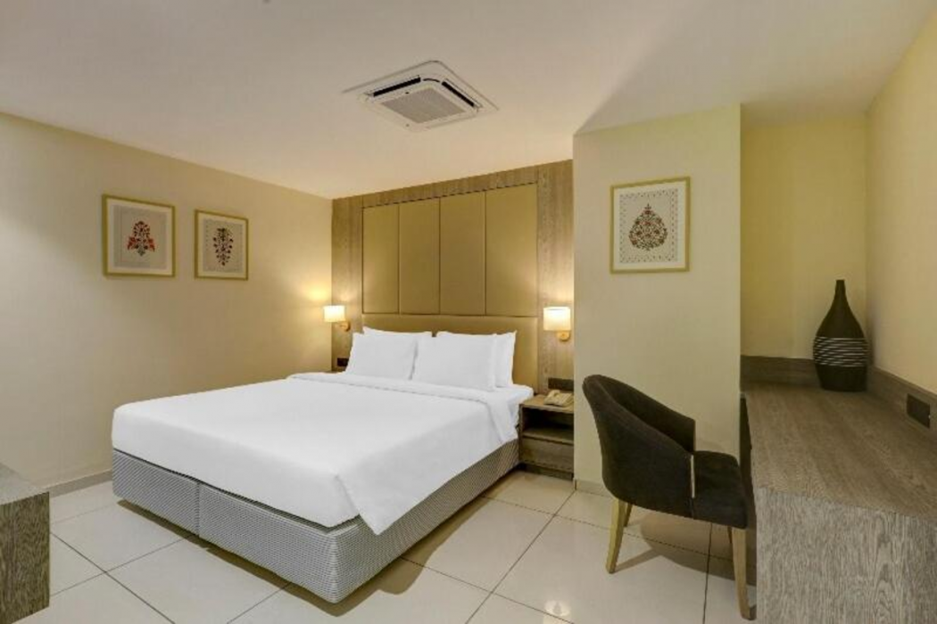 Sunday Hotel Vadodara 18/31
