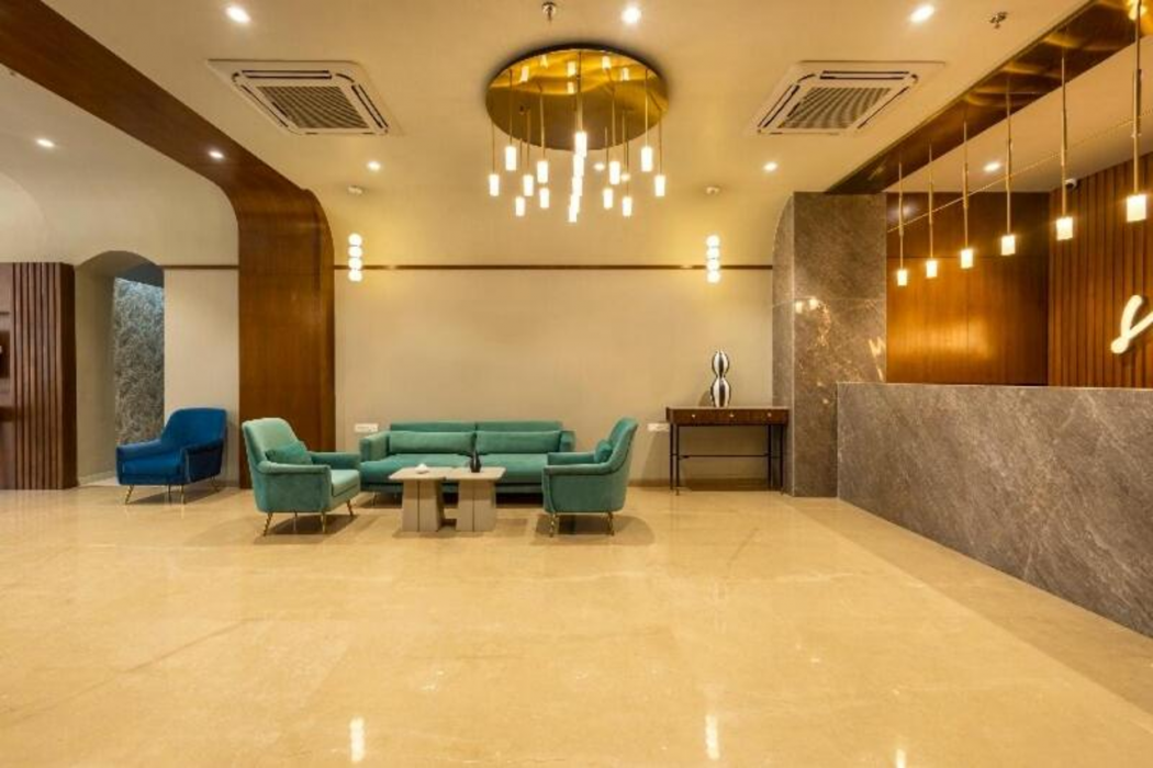 Sunday Hotel Vadodara 7/31