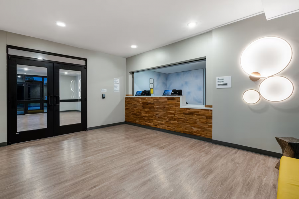 ECHO Suites Extended Stay by Wyndham Colorado Springs Airpt 7/55