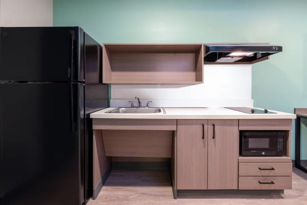 ECHO Suites Extended Stay by Wyndham Colorado Springs Airpt 15/55
