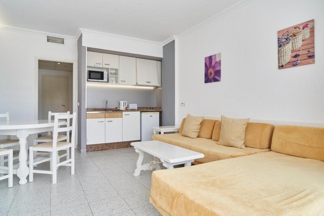Invisa Aparthotel Casa Luis 6/53
