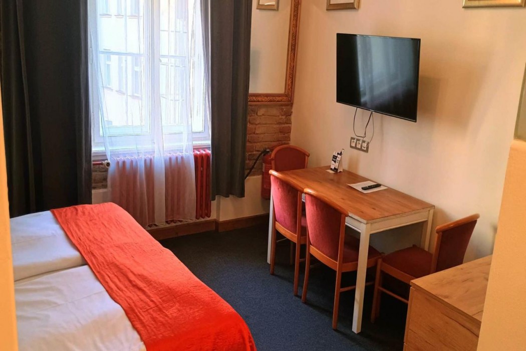 S42 HOTEL 14/20