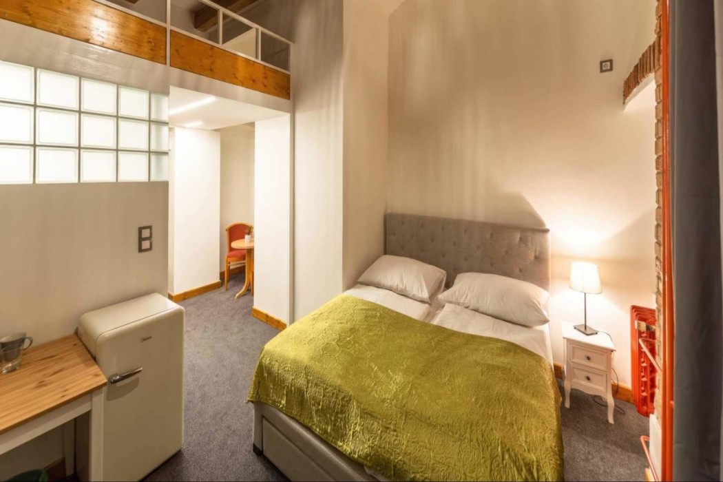 S42 HOTEL 11/20
