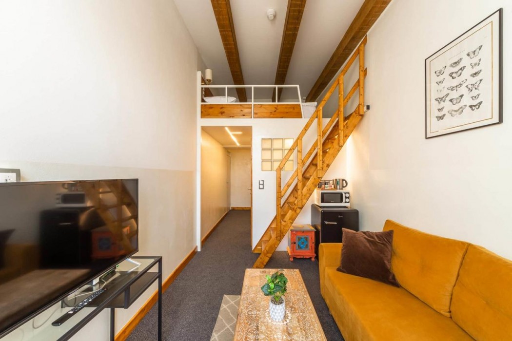 S42 HOTEL 15/20
